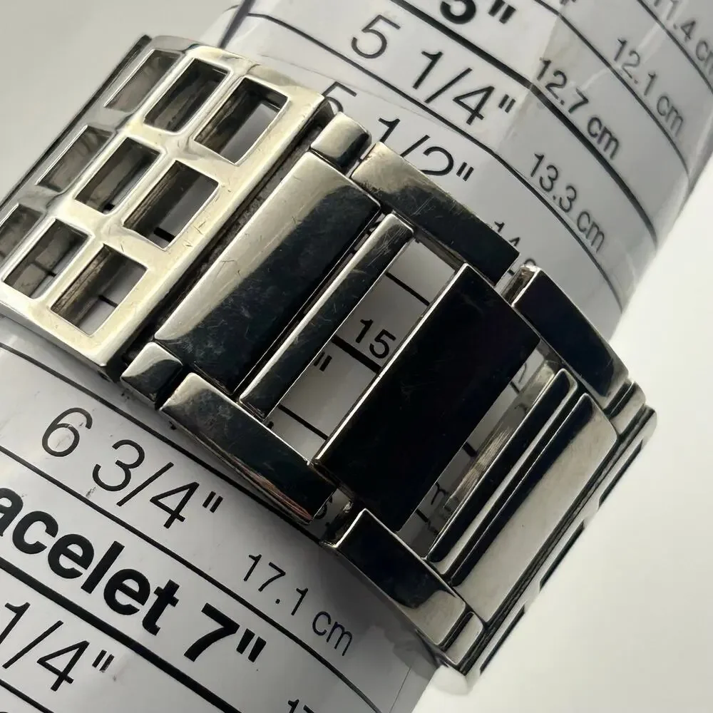 Women’s Silver-tone Black Dial Women’s Fashion Watch Working New Battery